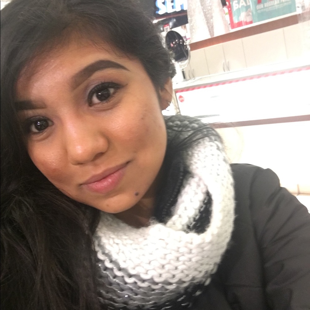 Meet your Posher, Reana